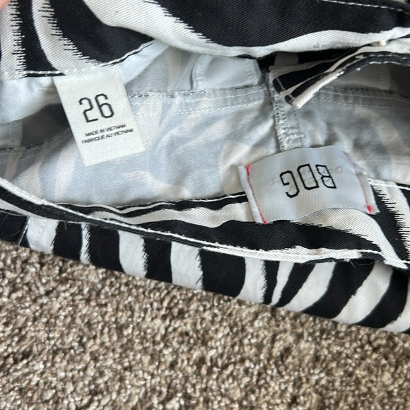 BDG Zebra Print Cargo Pants - Picture 2 of 4
